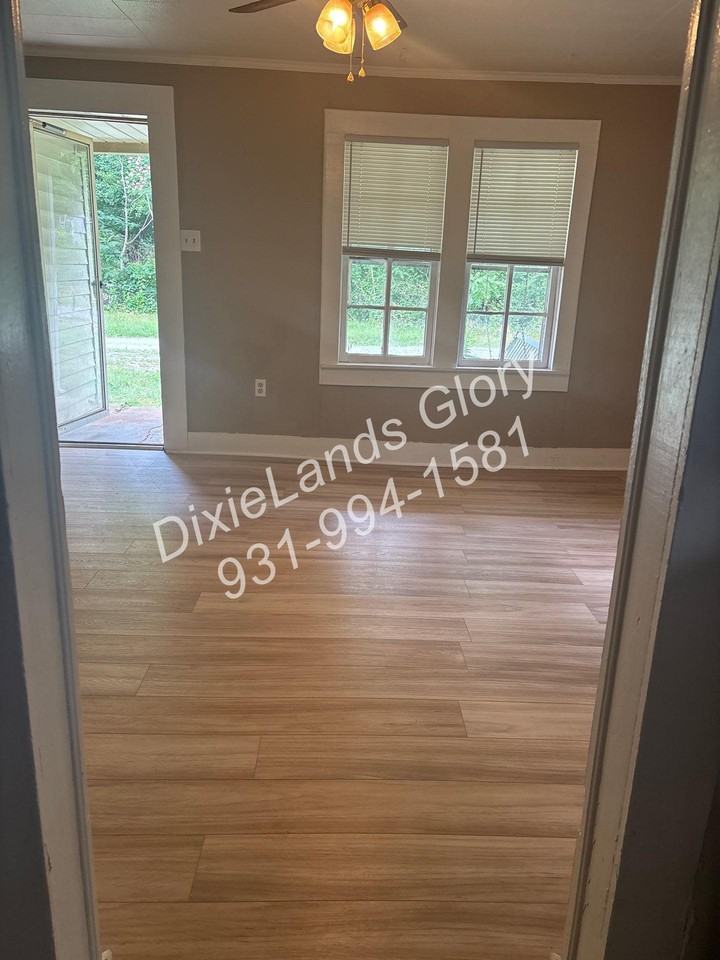 224 Webb Ave - Photo 4 of 18