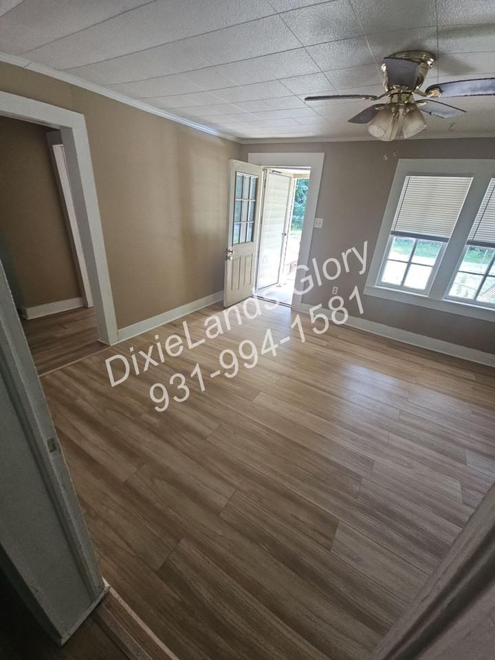 224 Webb Ave - Photo 5 of 18