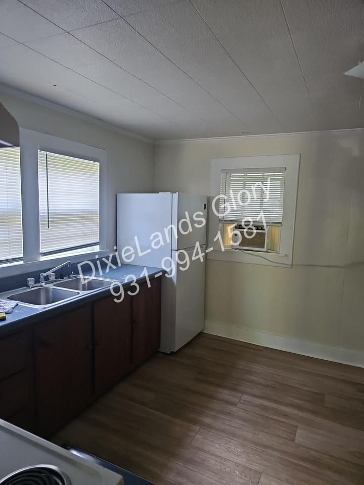 224 Webb Ave - Photo 7 of 18