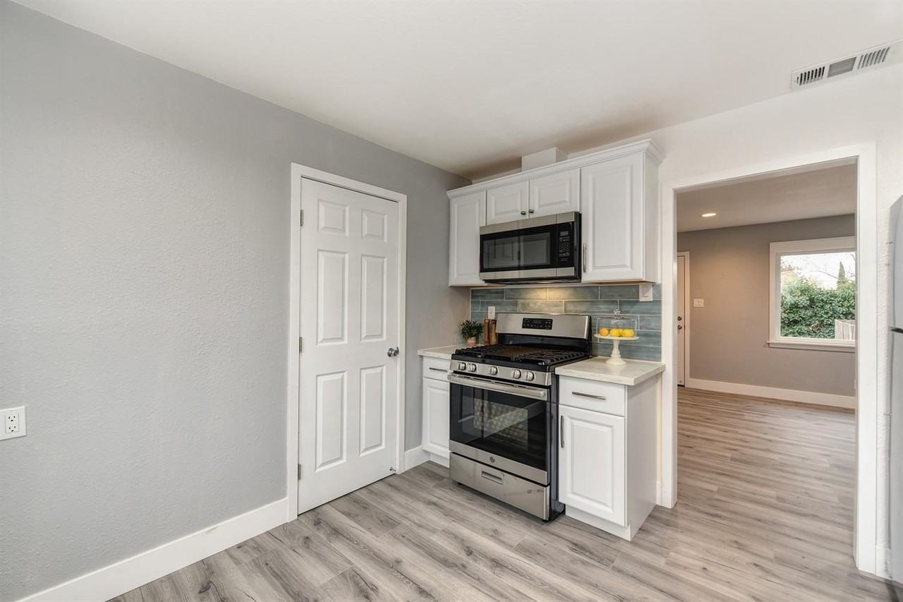 3652 Mcclellan Dr - Photo 2 of 28