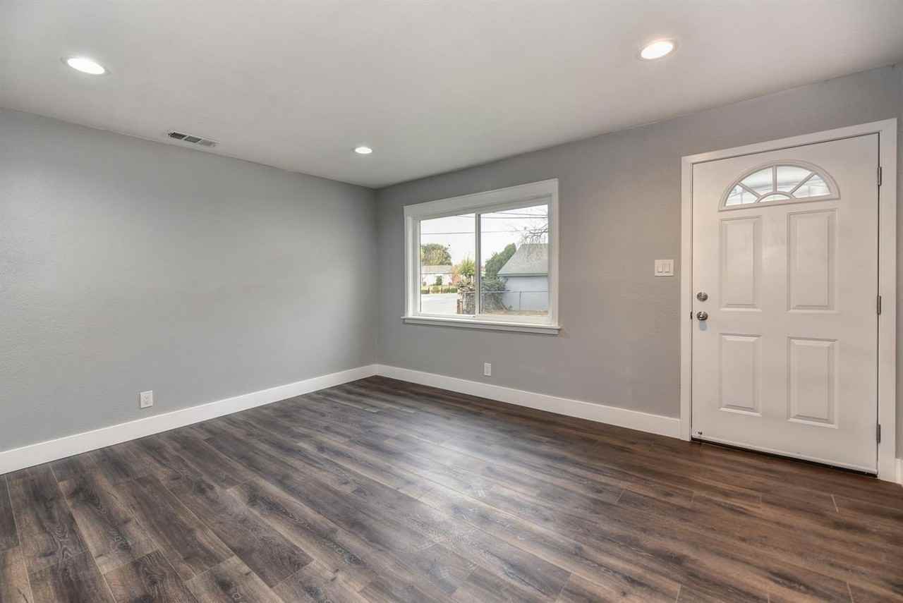 3652 Mcclellan Dr - Photo 7 of 28