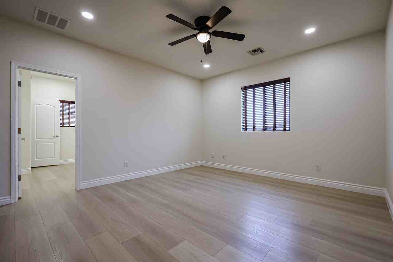 1081 N Mason Dr - Photo 4 of 50