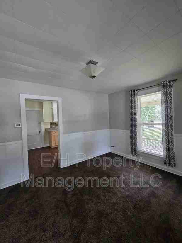 322 N Park Ave - Photo 7 of 29