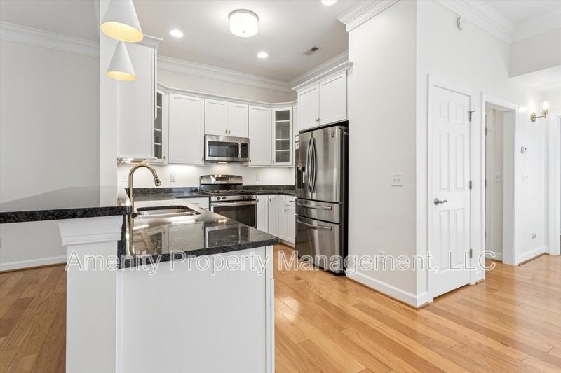 5434 Center St - Photo 7 of 31