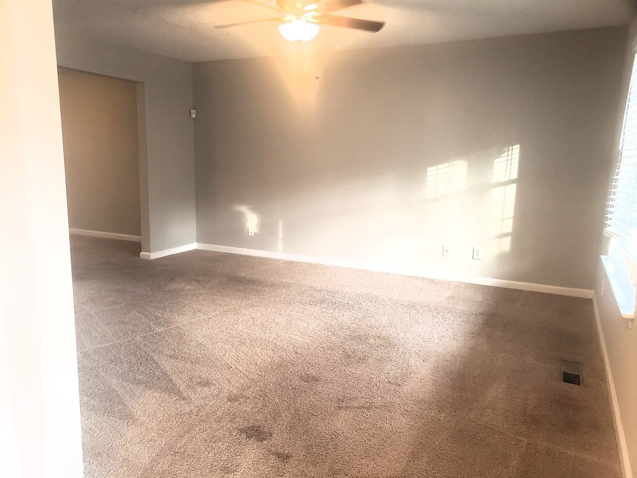 229 Bainbridge Cir - Photo 4 of 27