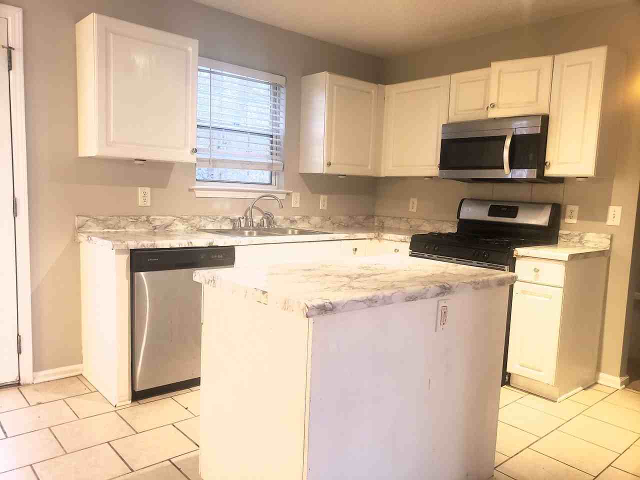 229 Bainbridge Cir - Photo 7 of 27