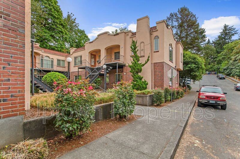 1322 Ne 68th Ave - Photo 2 of 22