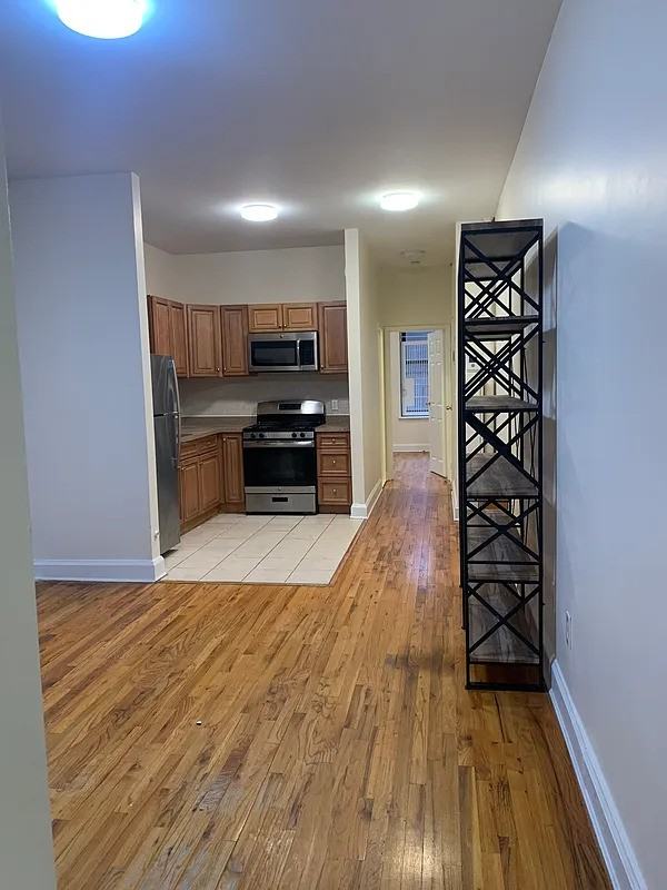 2728 Broadway - Photo 6 of 10