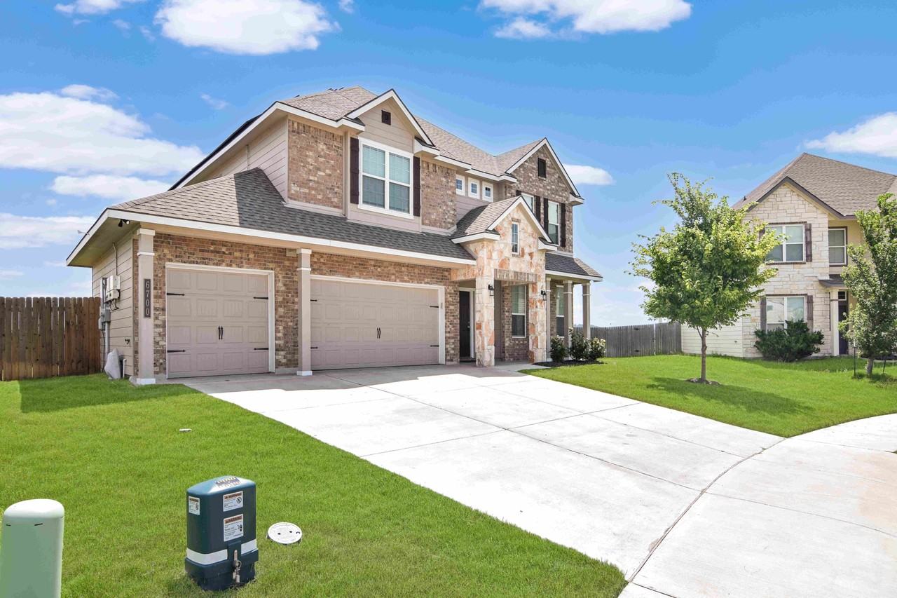 6700 Mcgregor Loop - Photo 3 of 33