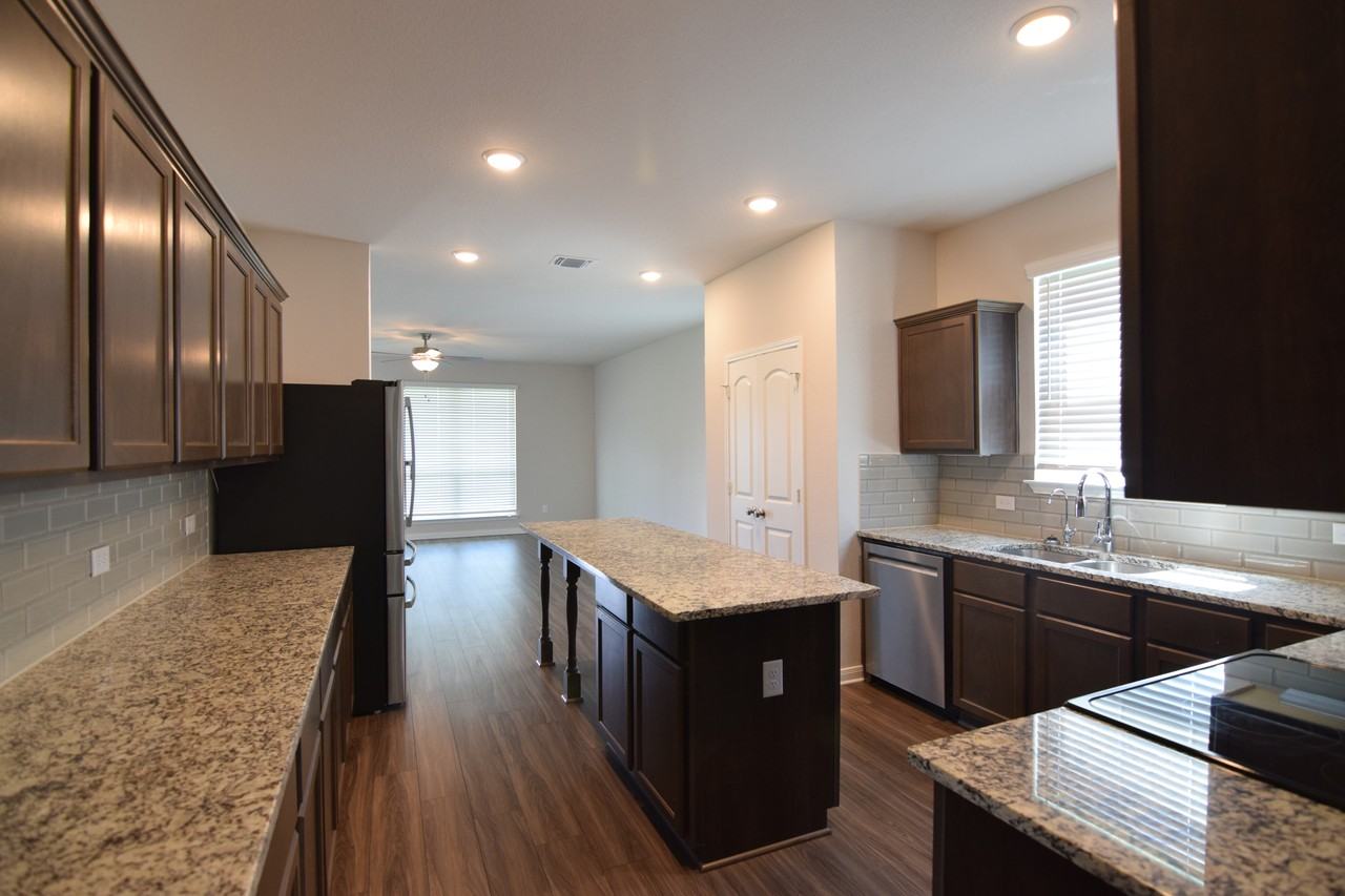 6700 Mcgregor Loop - Photo 4 of 33