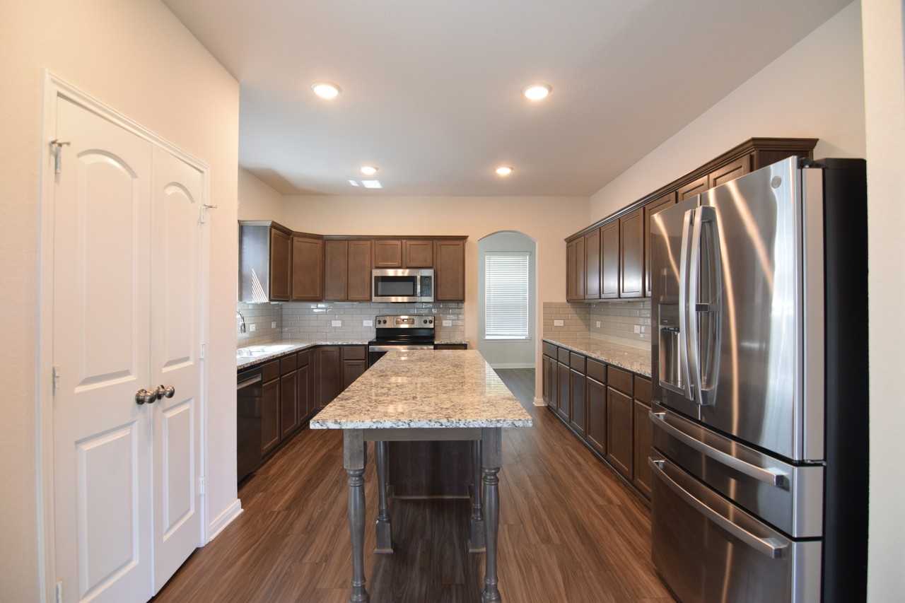 6700 Mcgregor Loop - Photo 5 of 33