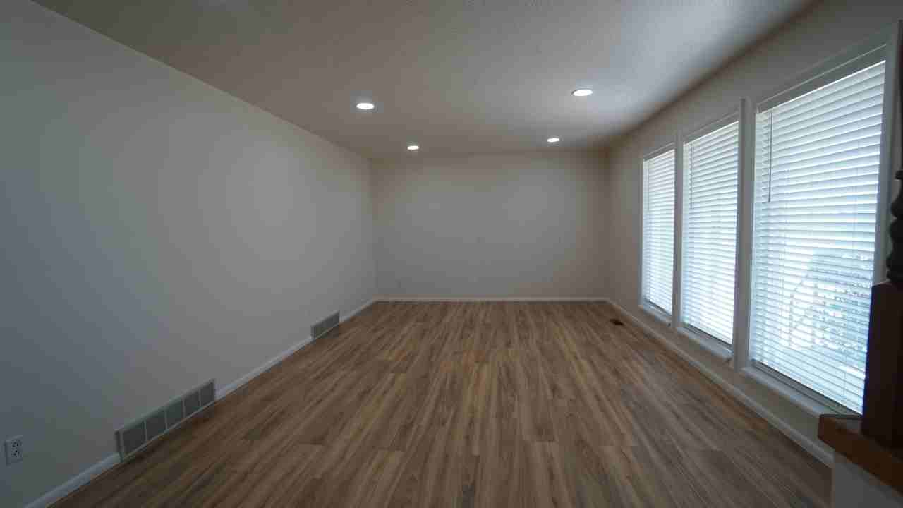 615 Sw - Photo 3 of 28