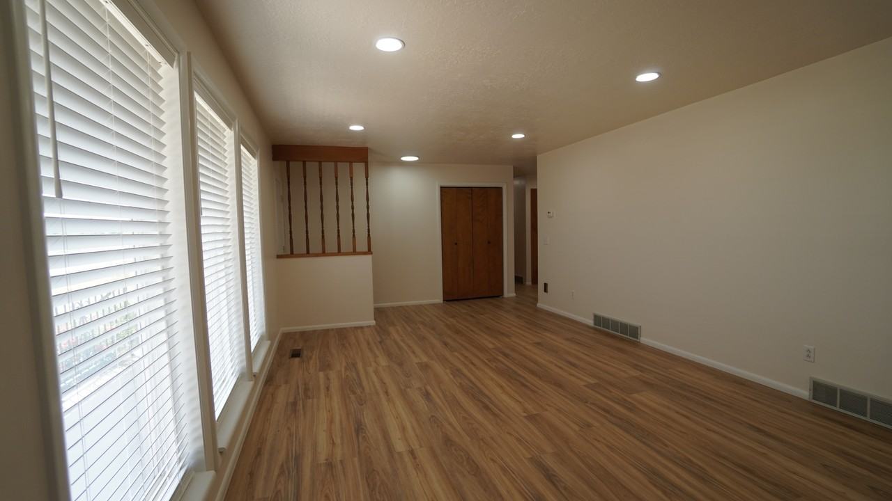 615 Sw - Photo 4 of 28