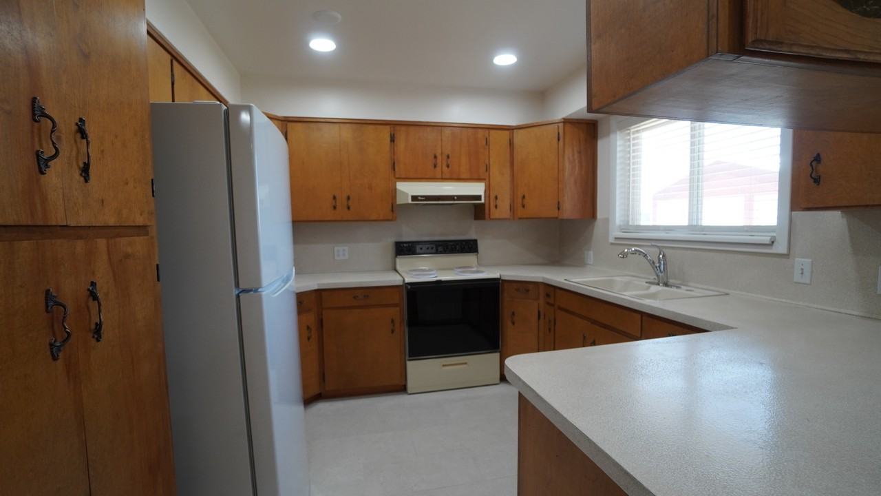 615 Sw - Photo 6 of 28