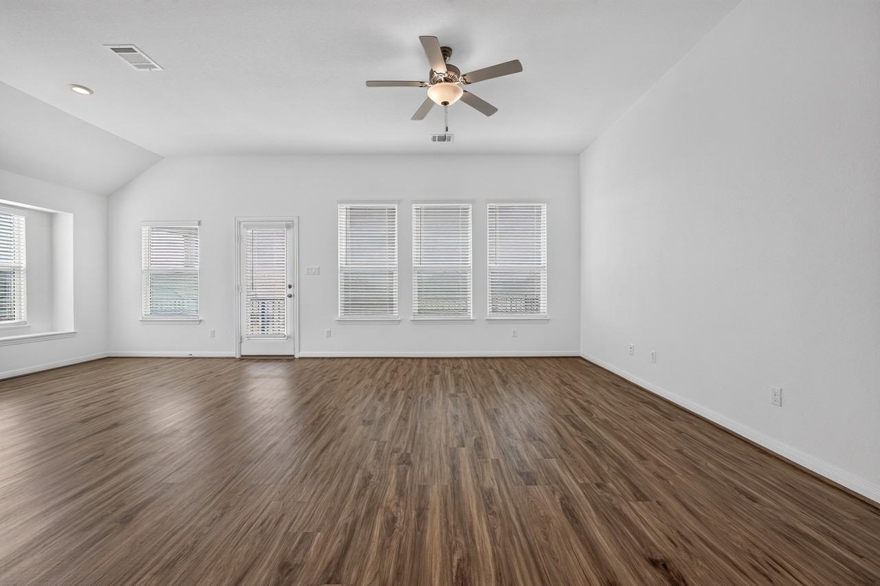 516 Panzano Dr - Photo 4 of 33