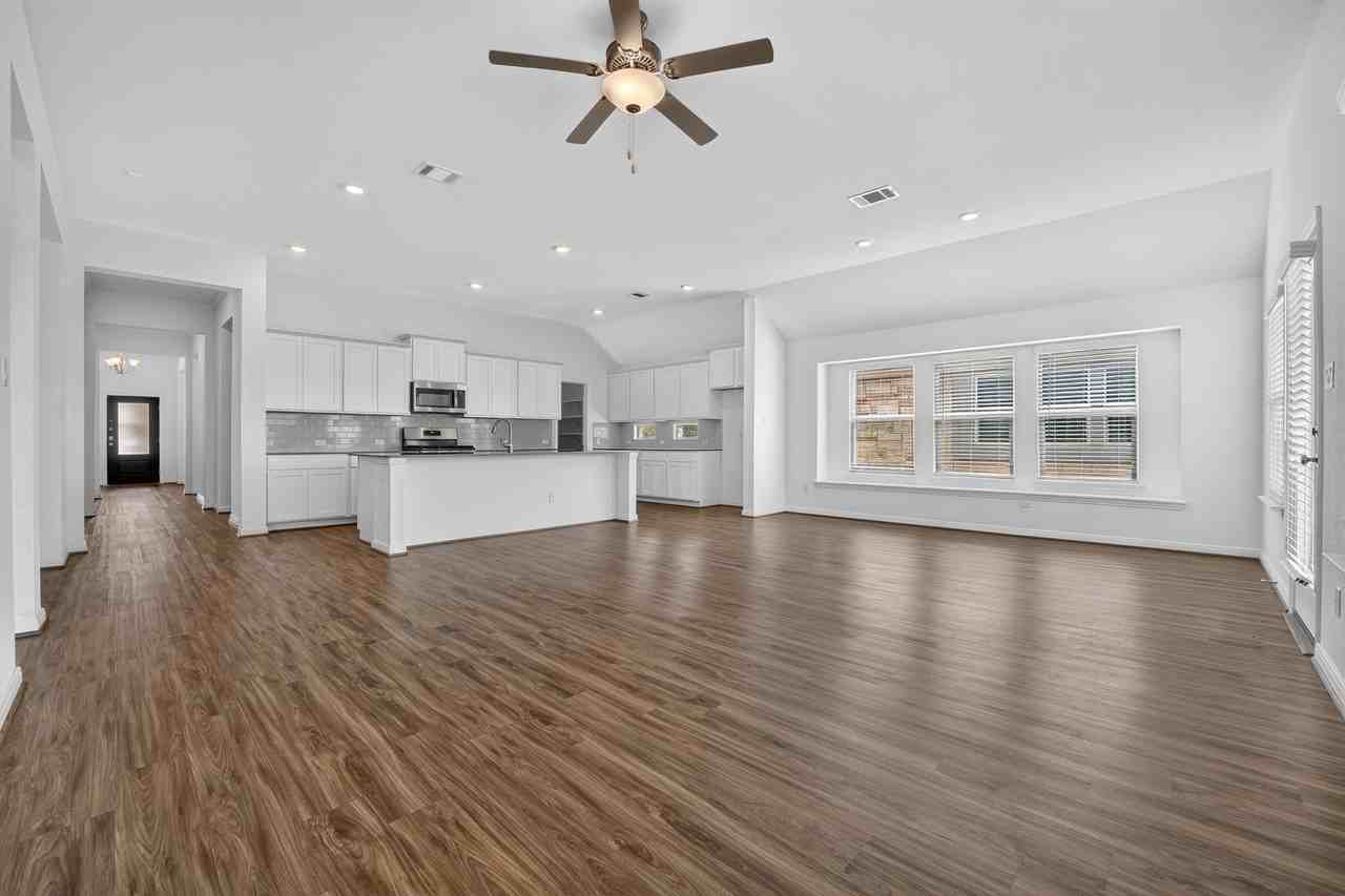 516 Panzano Dr - Photo 5 of 33