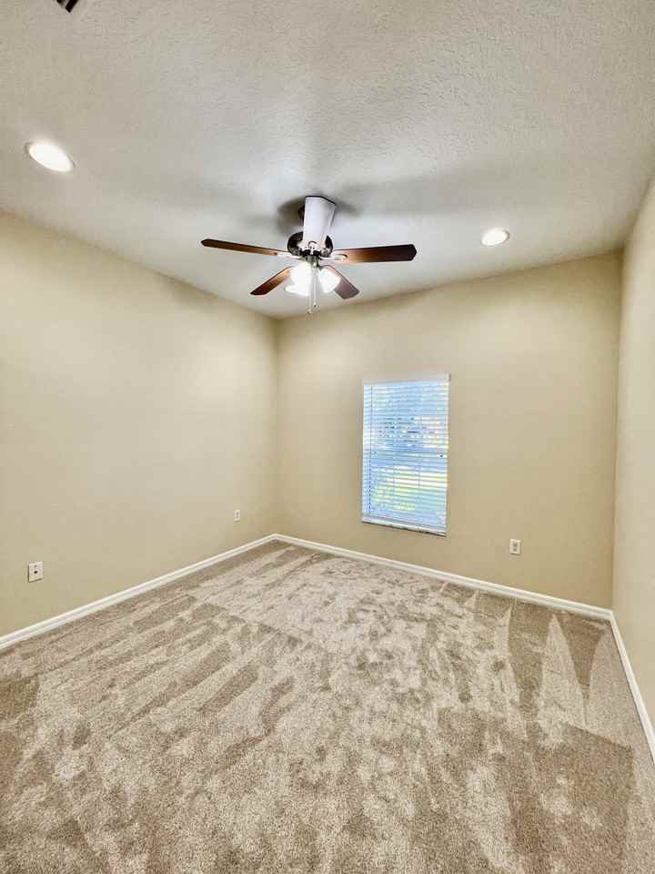 9606 Oak Glade Ave - Photo 4 of 32