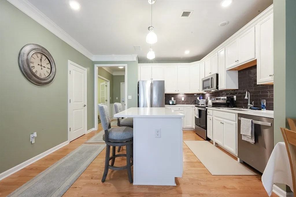 3111 Pennington Dr - Photo 5 of 18