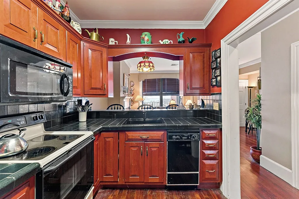 97 Court St - Photo 2 of 10