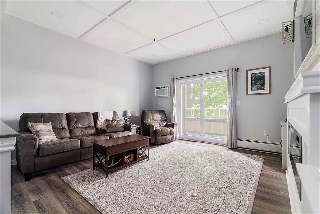 38 Carter St - Photo 7 of 20
