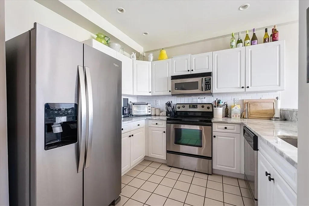 1 Cityview Ln - Photo 3 of 17