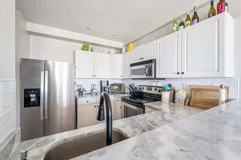 1 Cityview Ln - Photo 4 of 17