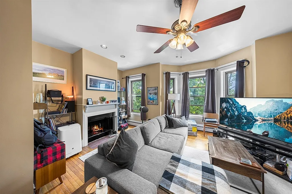 397 Main St - Photo 5 of 12