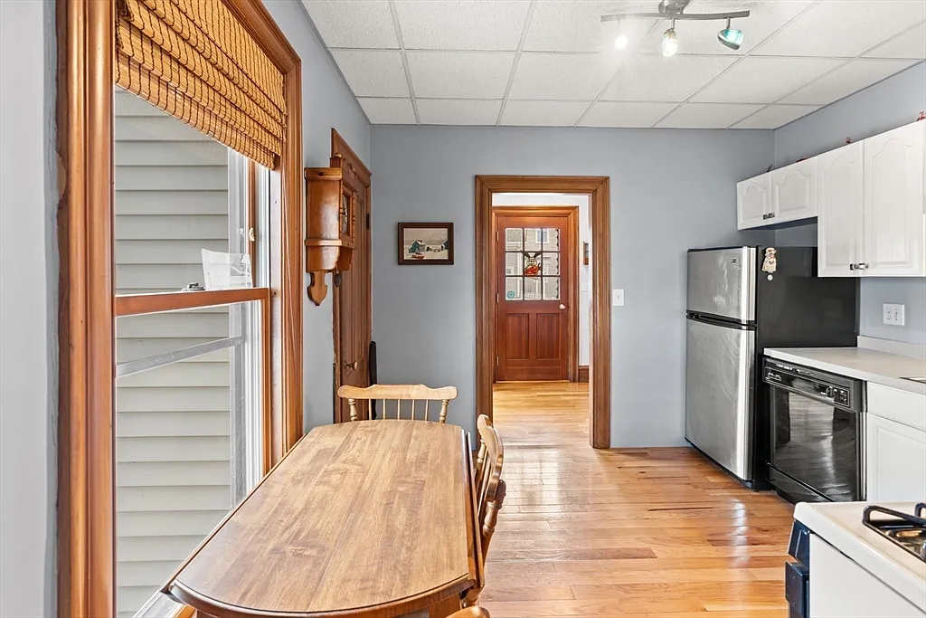 115 W Emerson St - Photo 3 of 16