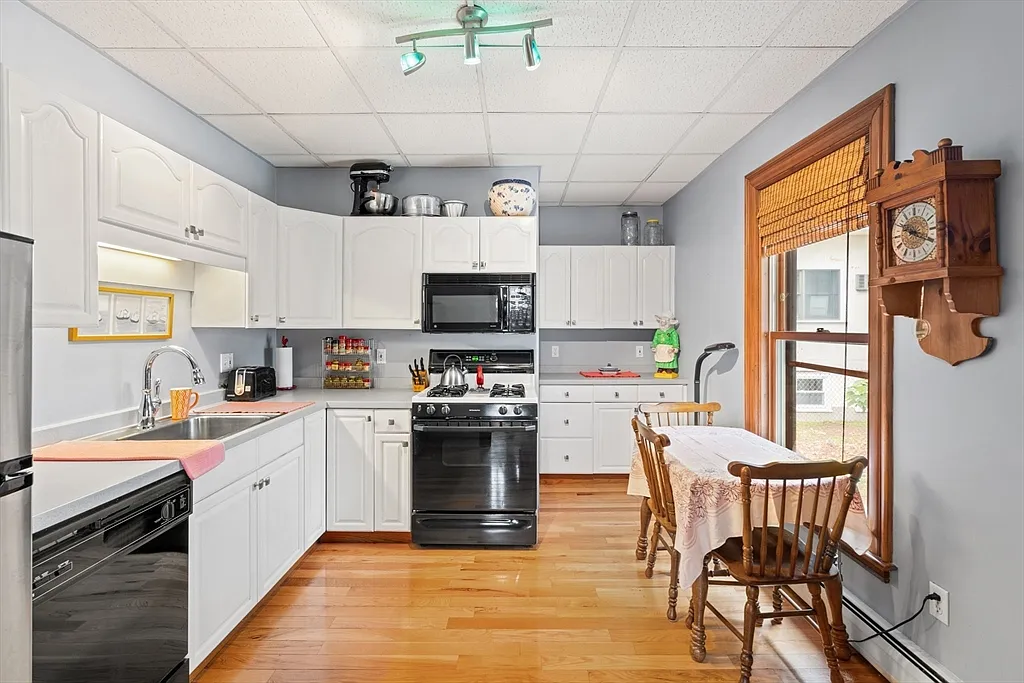 115 W Emerson St - Photo 4 of 16