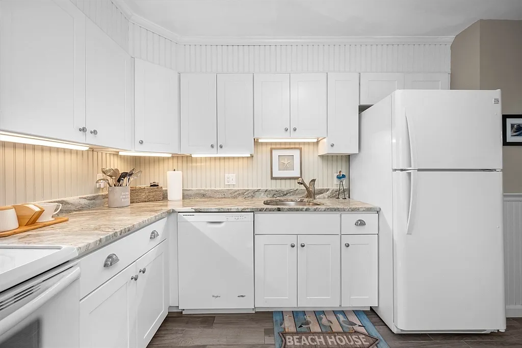 48 Landing Ln - Photo 5 of 19