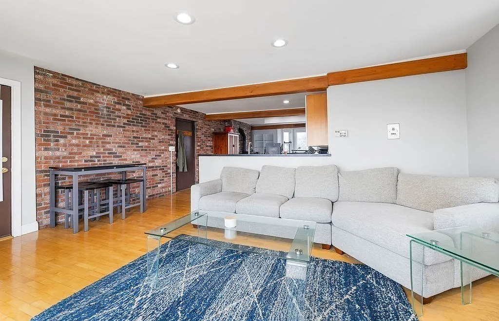 16 Beacon St - Photo 5 of 20