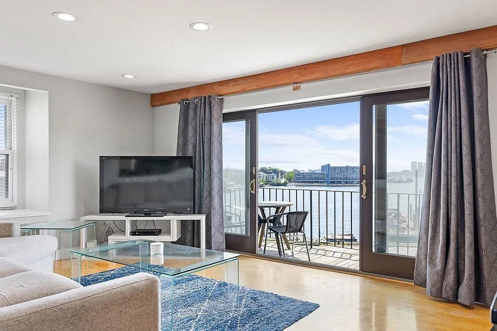 16 Beacon St - Photo 6 of 20
