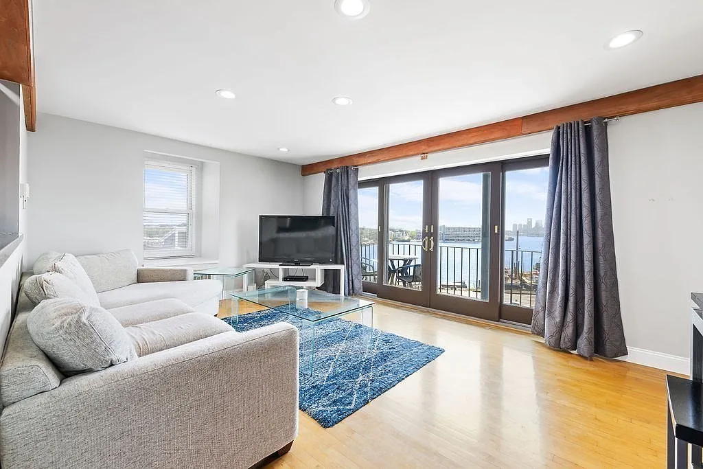 16 Beacon St - Photo 7 of 20