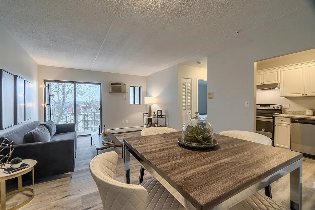 159 Franklin St - Photo 2 of 15