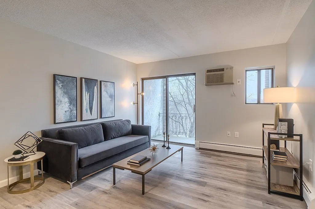 159 Franklin St - Photo 5 of 15