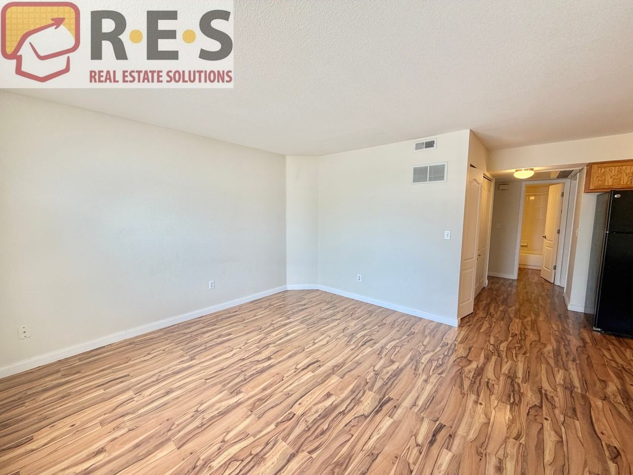 1631 S Deframe St #B8 - Photo 7 of 14