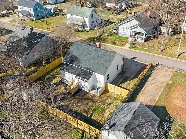 6 10th St - Photo 3 of 26