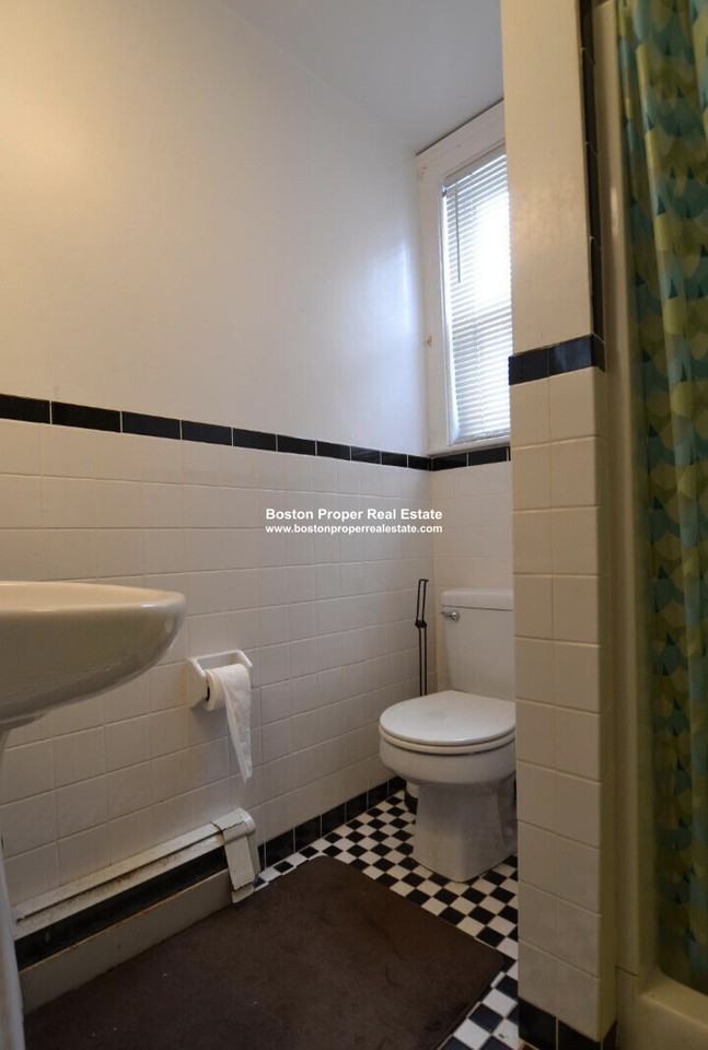 140 Brooks St #1 - Photo 6 of 20