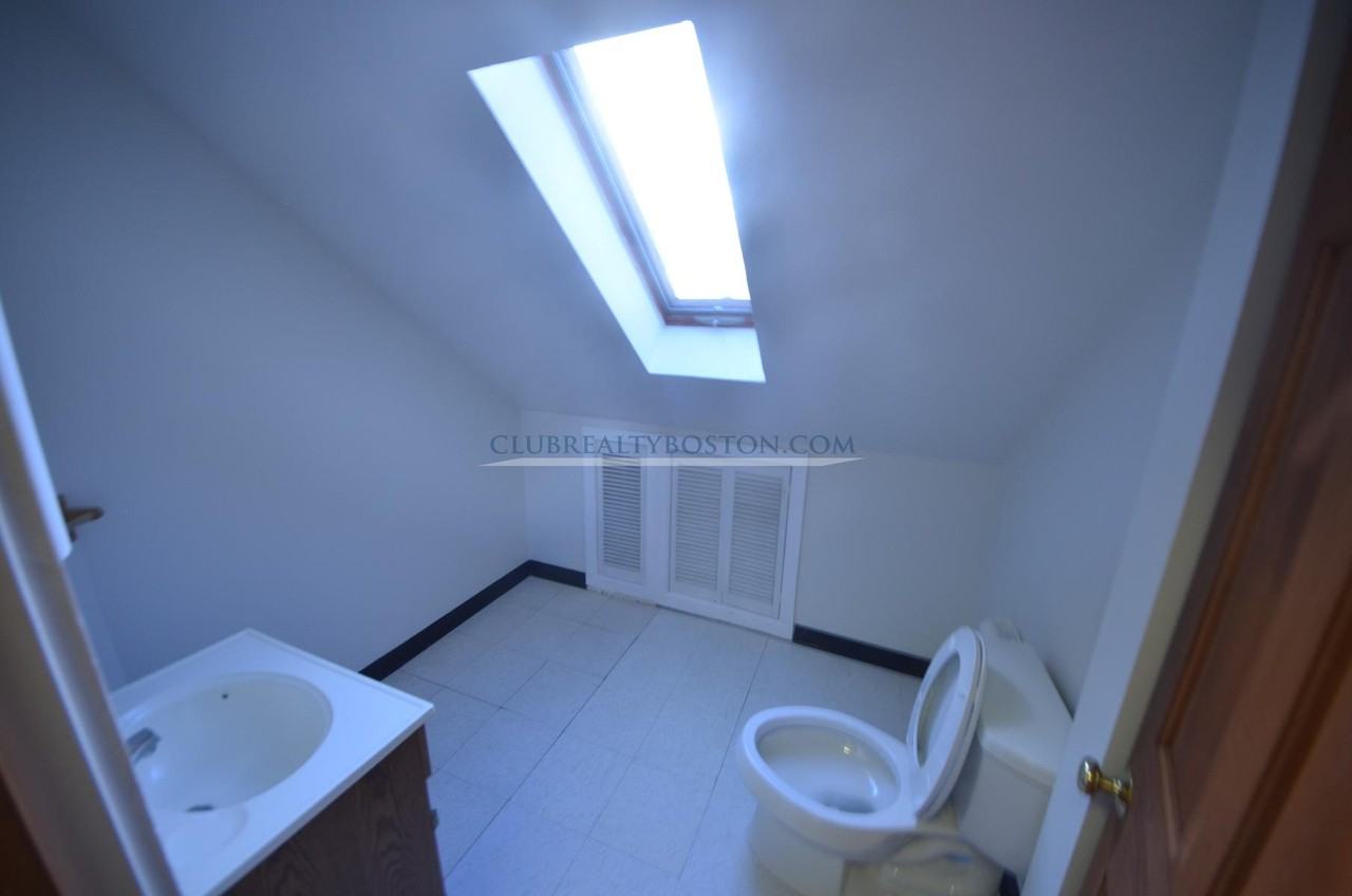 23 Cushing St #2 - Photo 7 of 23