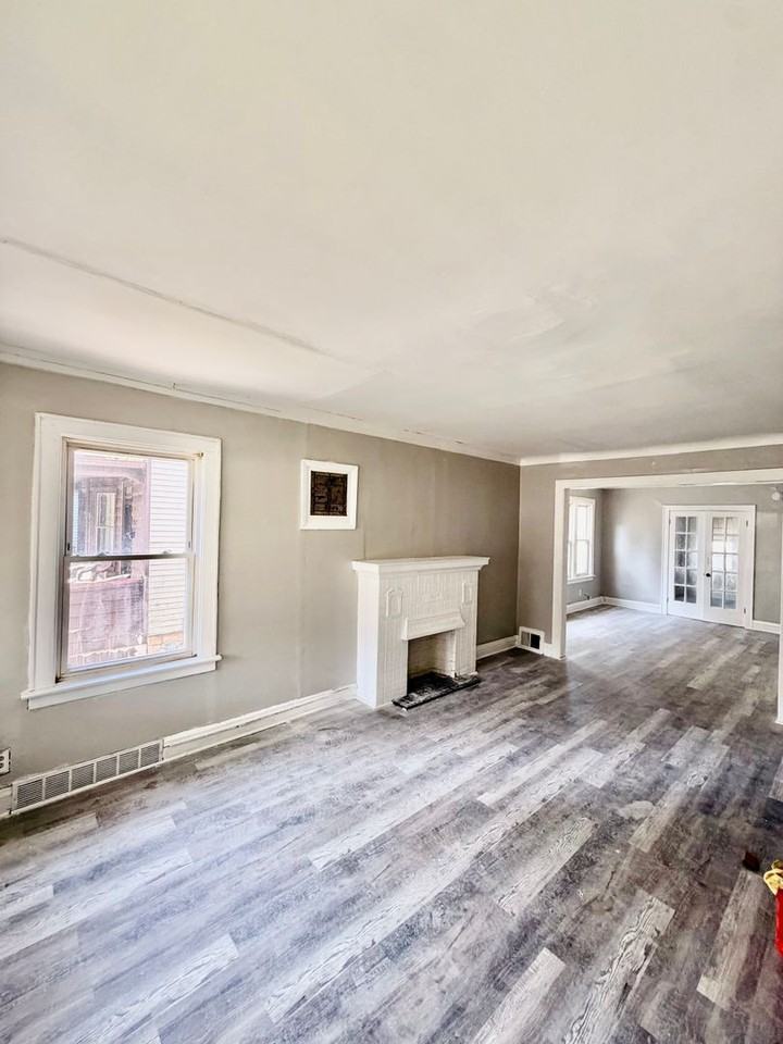 12138 S Parnell Ave - Photo 5 of 12