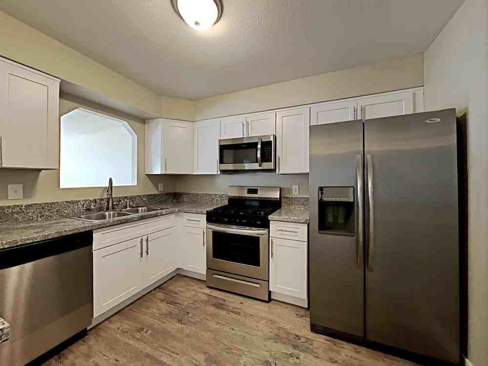 121 Sterling Dr #NA - Photo 2 of 7