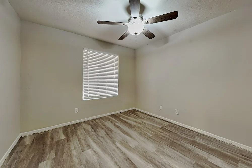 5630 W Vogel Ave #NA - Photo 2 of 12