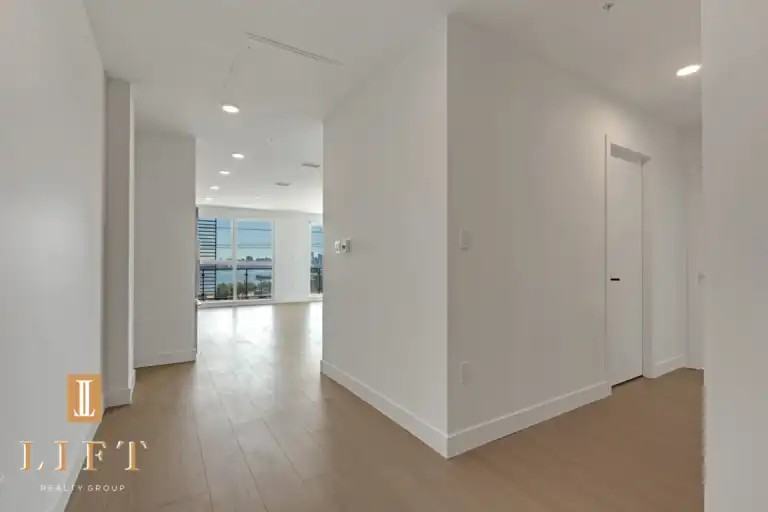 422 East 3rd St #401 - Photo 3 of 30