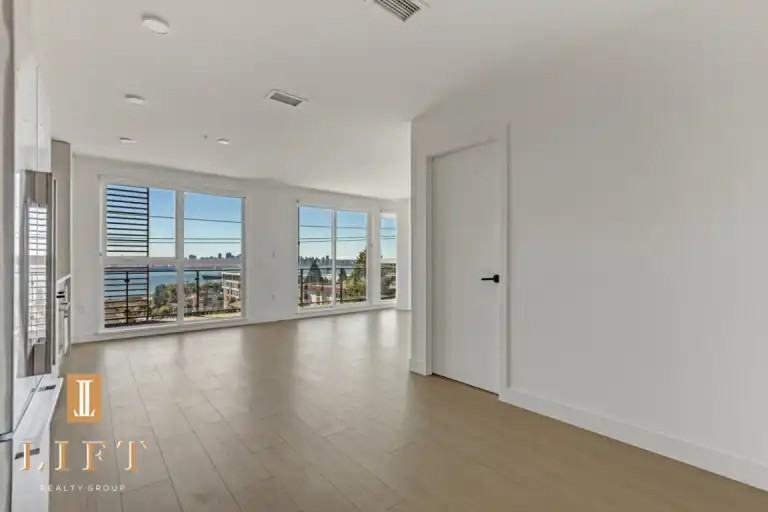 422 East 3rd St #401 - Photo 4 of 30