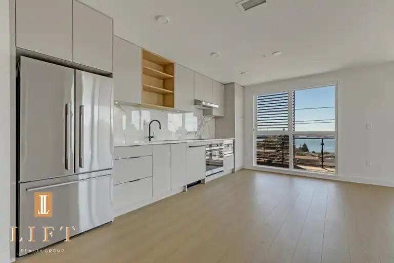 422 East 3rd St #401 - Photo 5 of 30