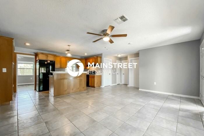 1028 Mandarin Dr - Photo 3 of 16