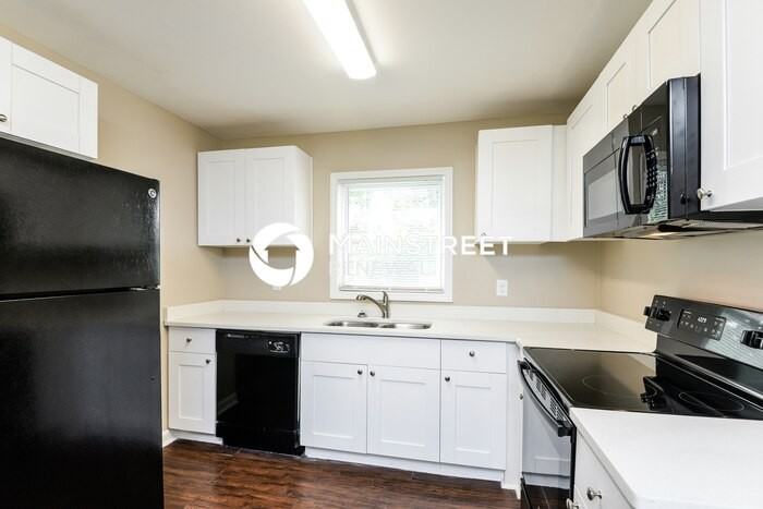 1281 Hiawatha Dr - Photo 6 of 16