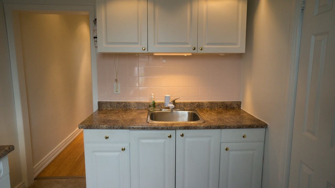 112 Millicent St - Photo 2 of 11