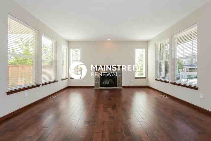 2406 43rd Ave Se - Photo 4 of 16