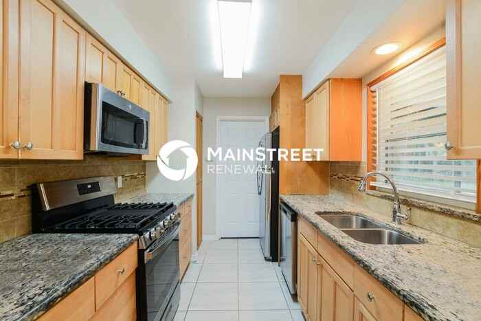 650 Rosedale Ave - Photo 6 of 16